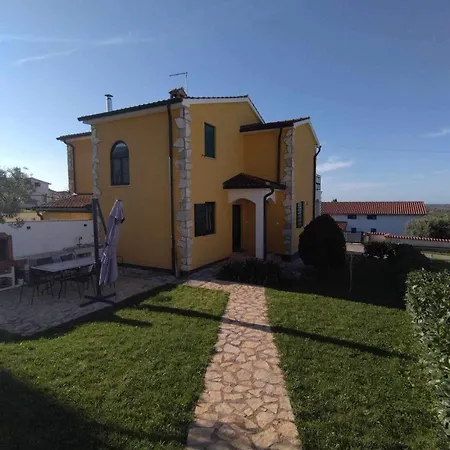 Villa Aurora *